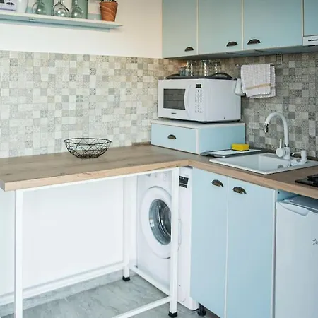 Spacious Near *